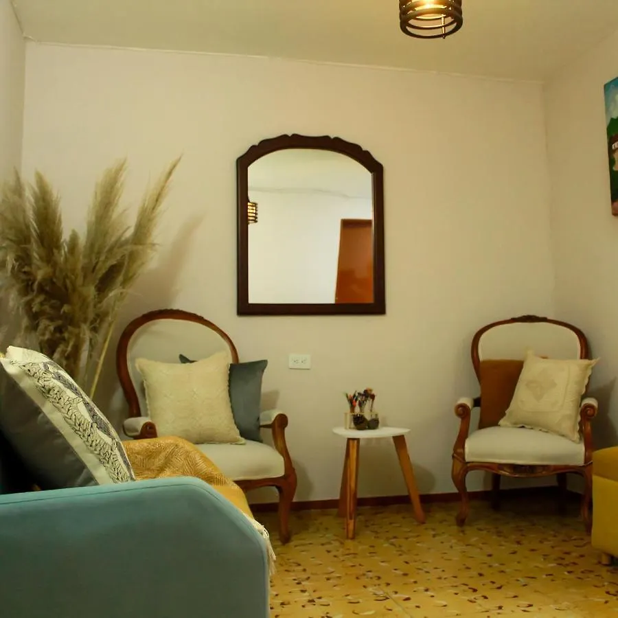 Casa Mostaza Bed and Breakfast Medellín