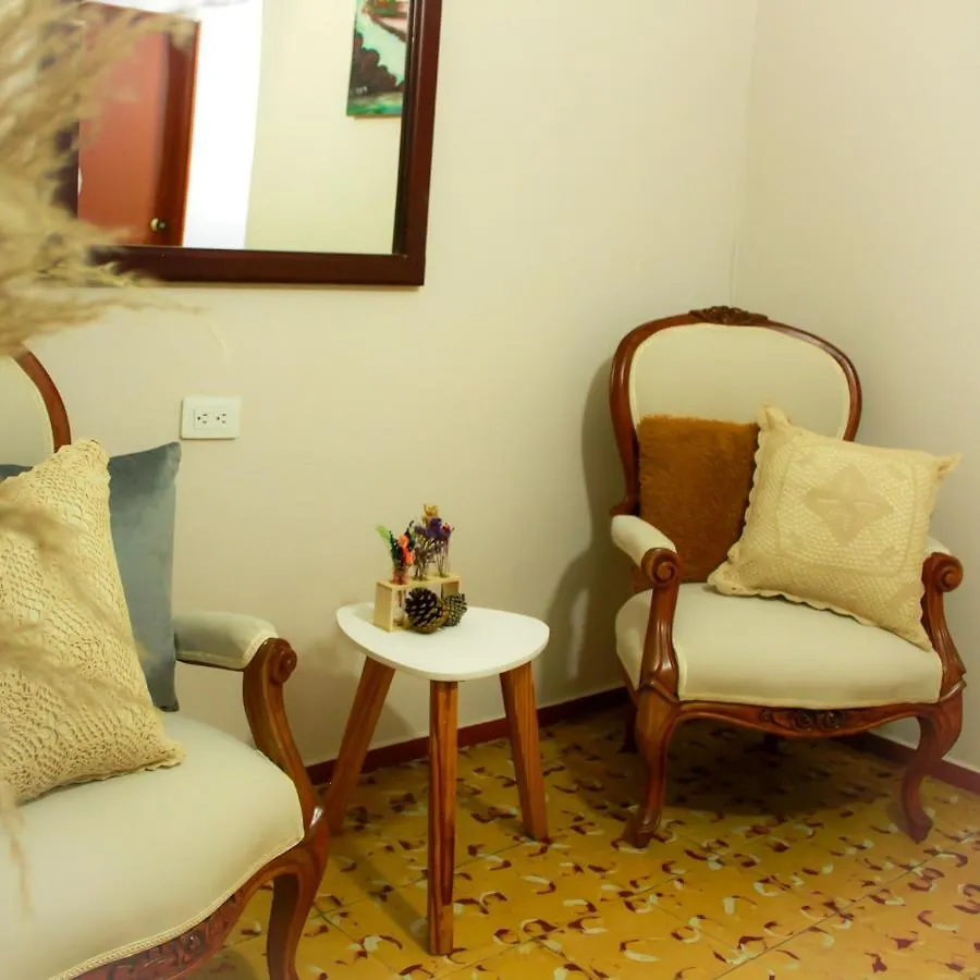 Casa Mostaza Bed and Breakfast Medellín 0*,  Colombia