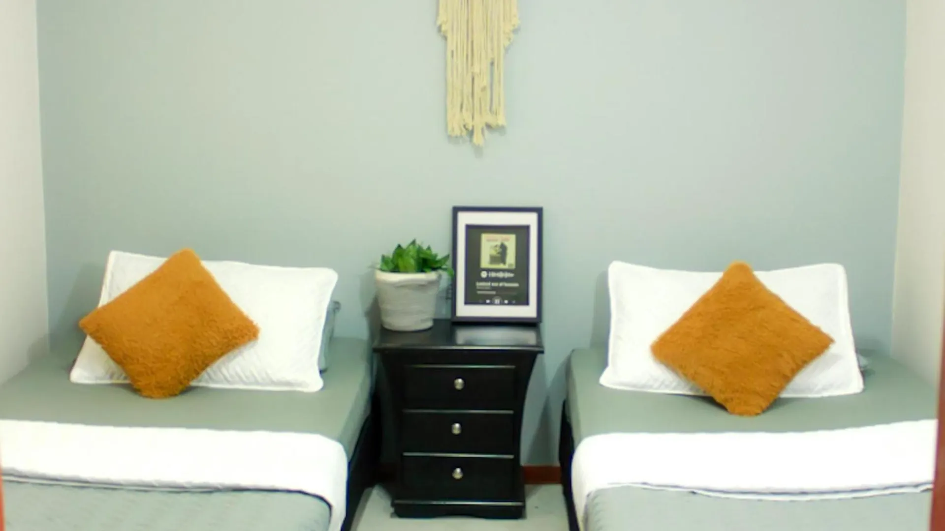Casa Mostaza Bed and Breakfast Medellín Colombia